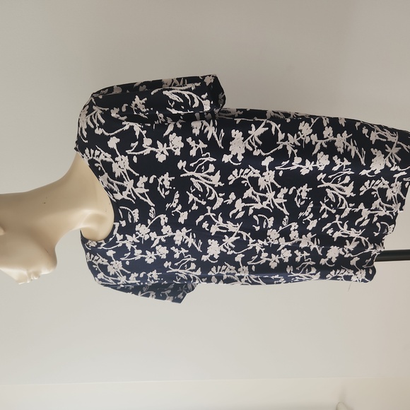 Saint tropez floral print tee - Picture 2 of 4